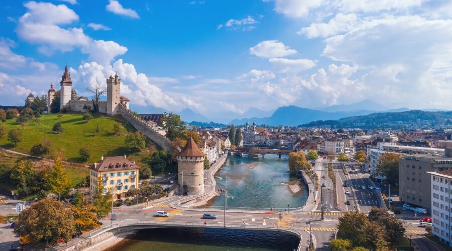 Berichte schreiben in der Arbeitsintegration mit und ohne KI (Luzern)